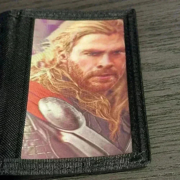 The Avengers Age of UItron Mighty Thor 3-D Photo Image Tri-Fold Vinyl Wallet NEW - Picture 1 of 3